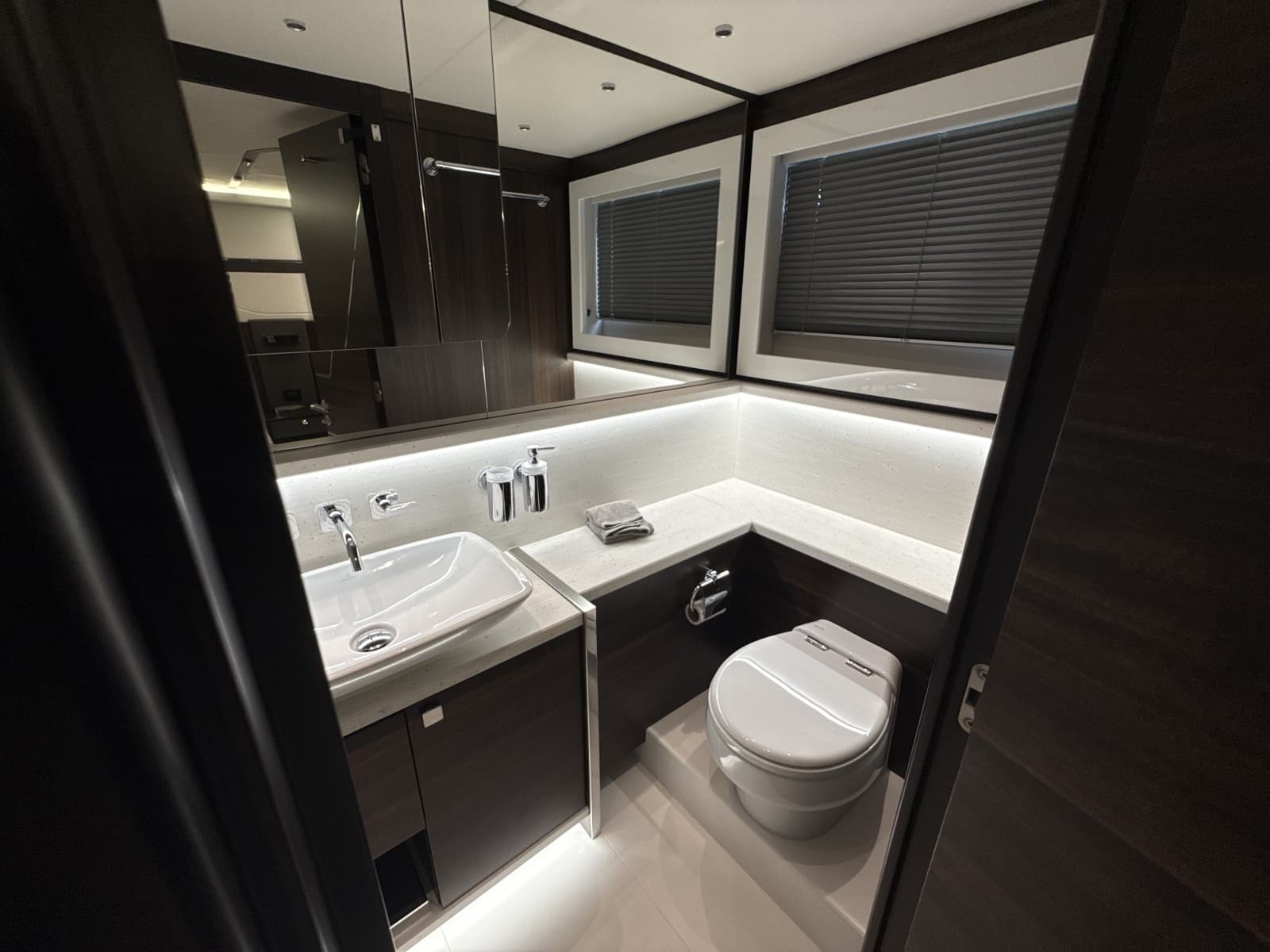 2023 Sunseeker Predator 65