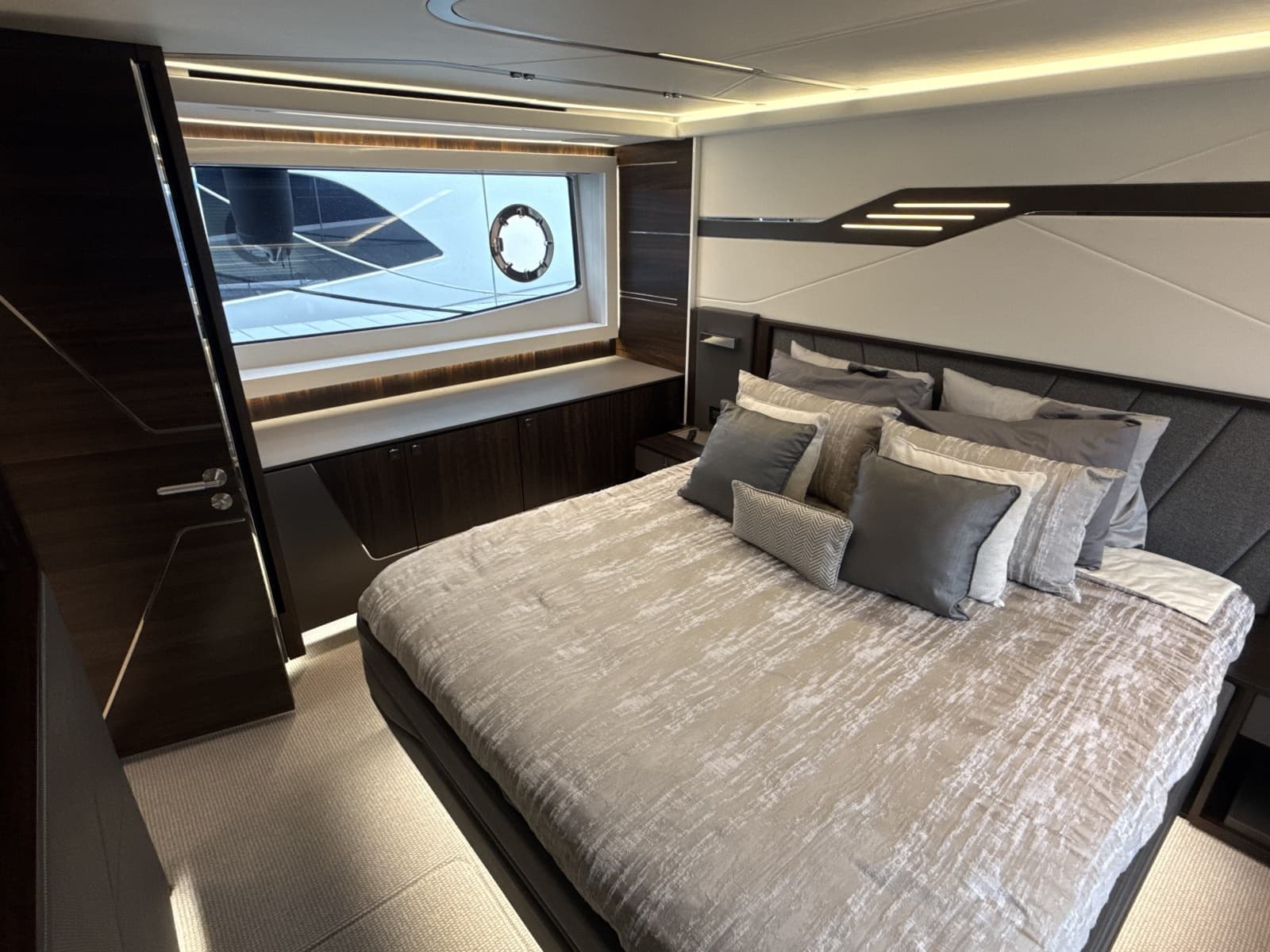 2023 Sunseeker Predator 65