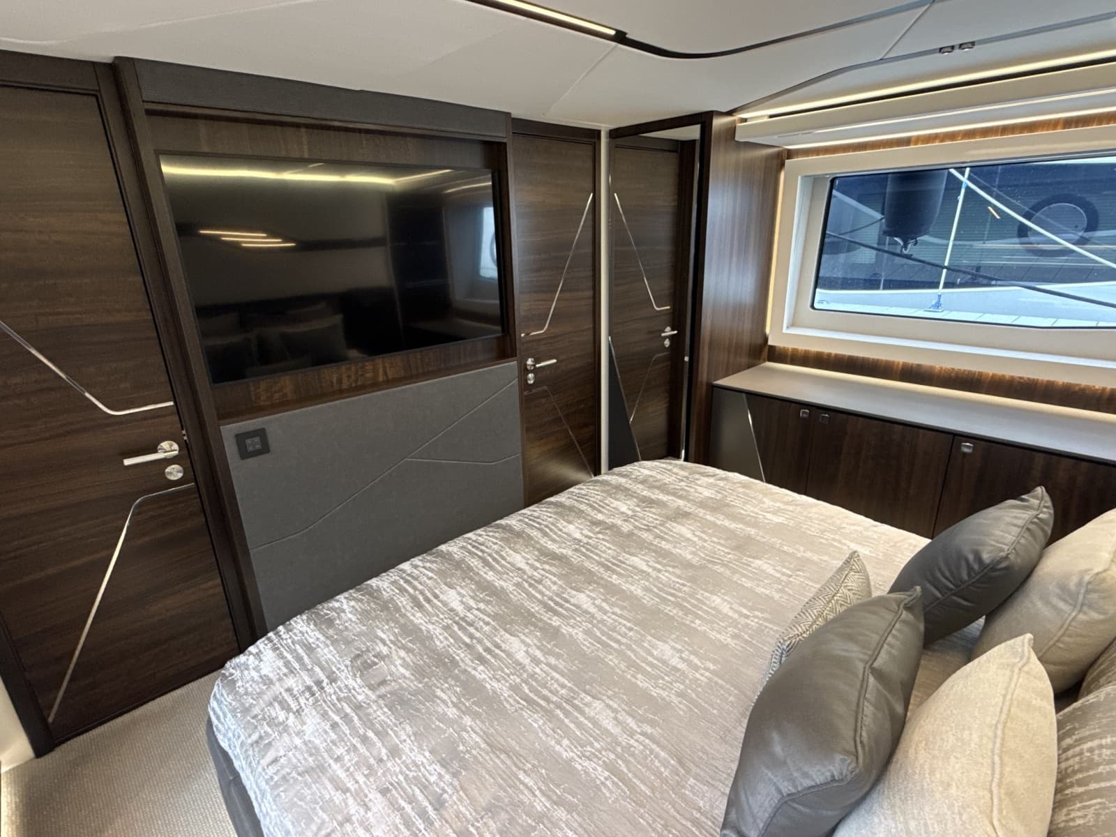 2023 Sunseeker Predator 65