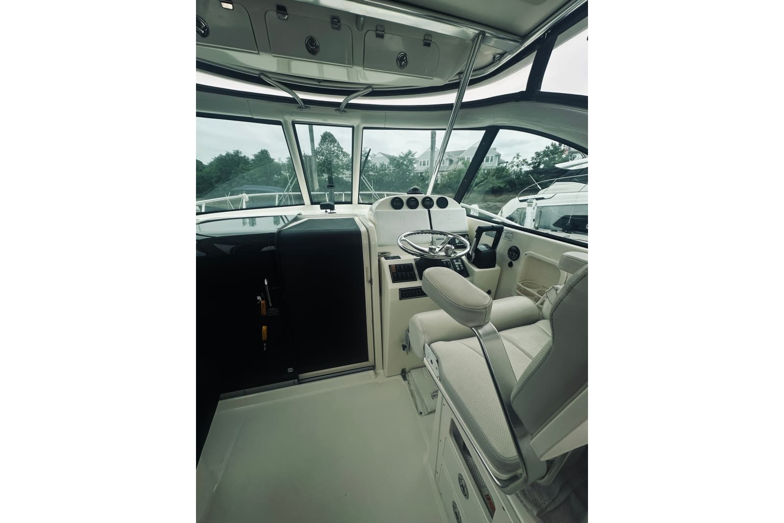 2008 Pursuit 335 Offshore
