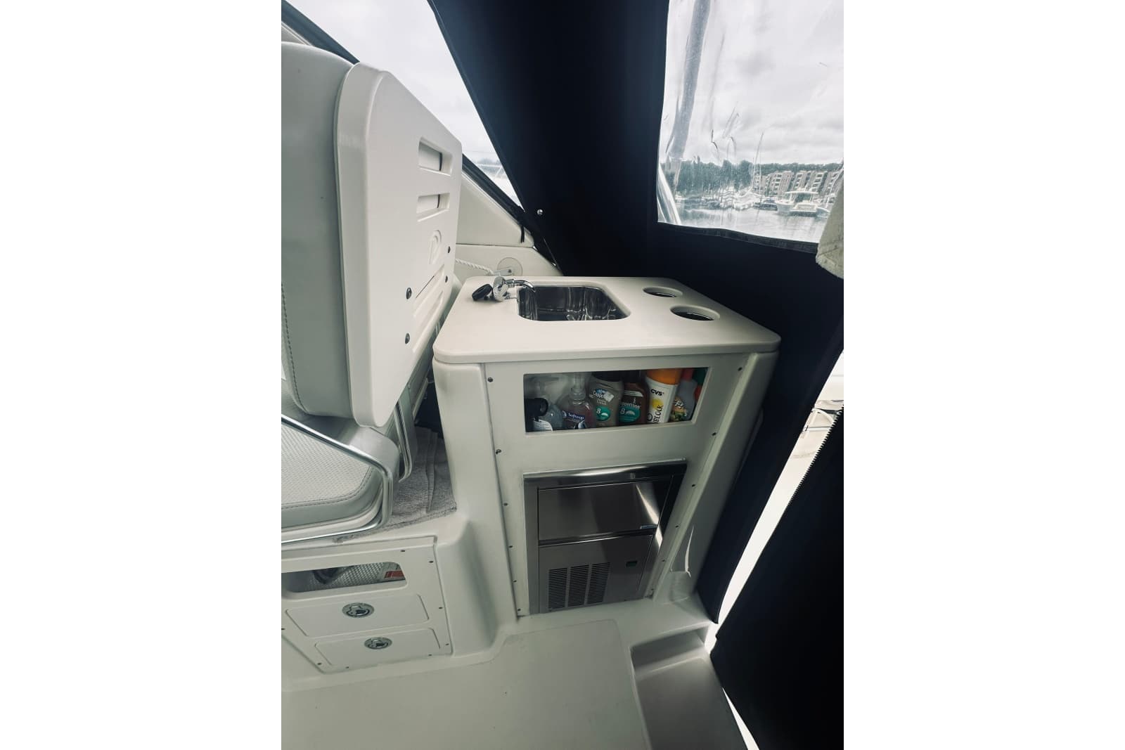 2008 Pursuit 335 Offshore