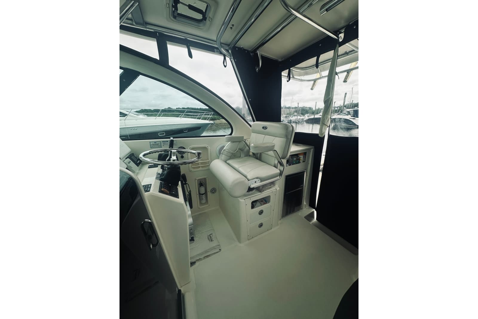 2008 Pursuit 335 Offshore