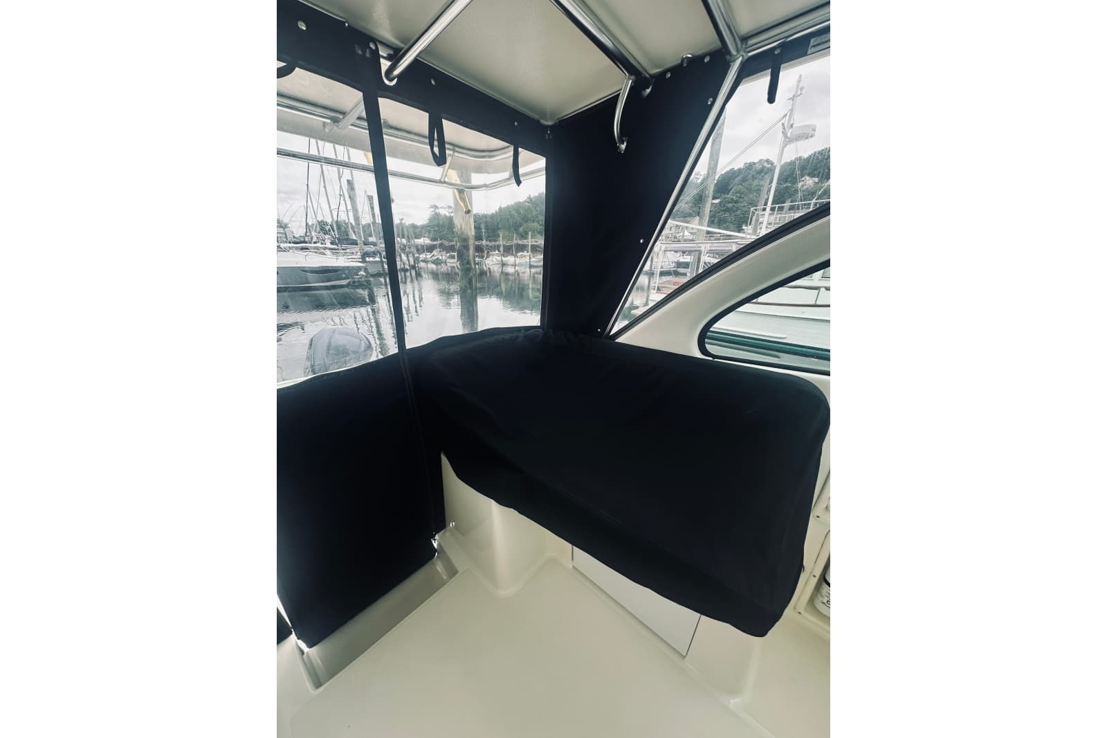 2008 Pursuit 335 Offshore