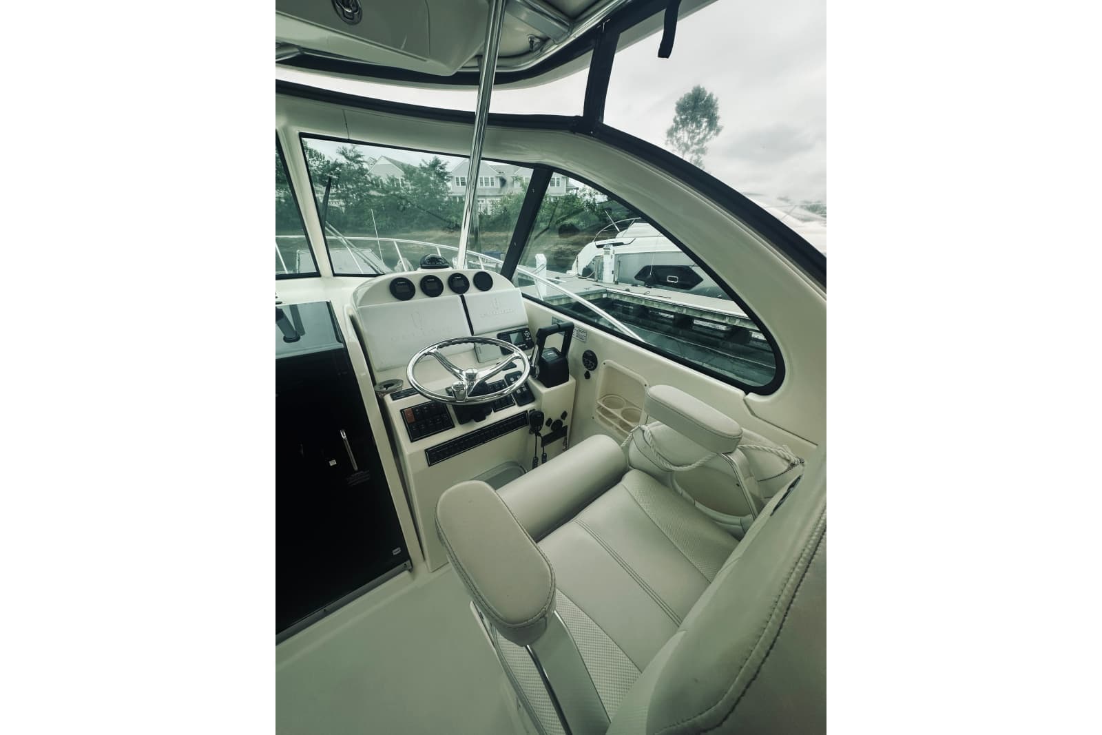 2008 Pursuit 335 Offshore