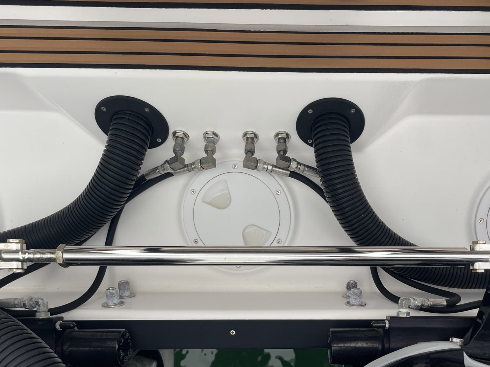 2021 Axopar 37 XC Cross Cabin