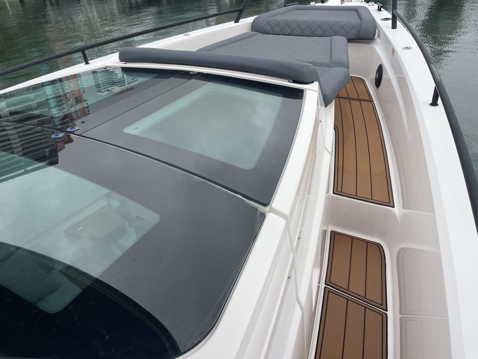 2021 Axopar 37 XC Cross Cabin