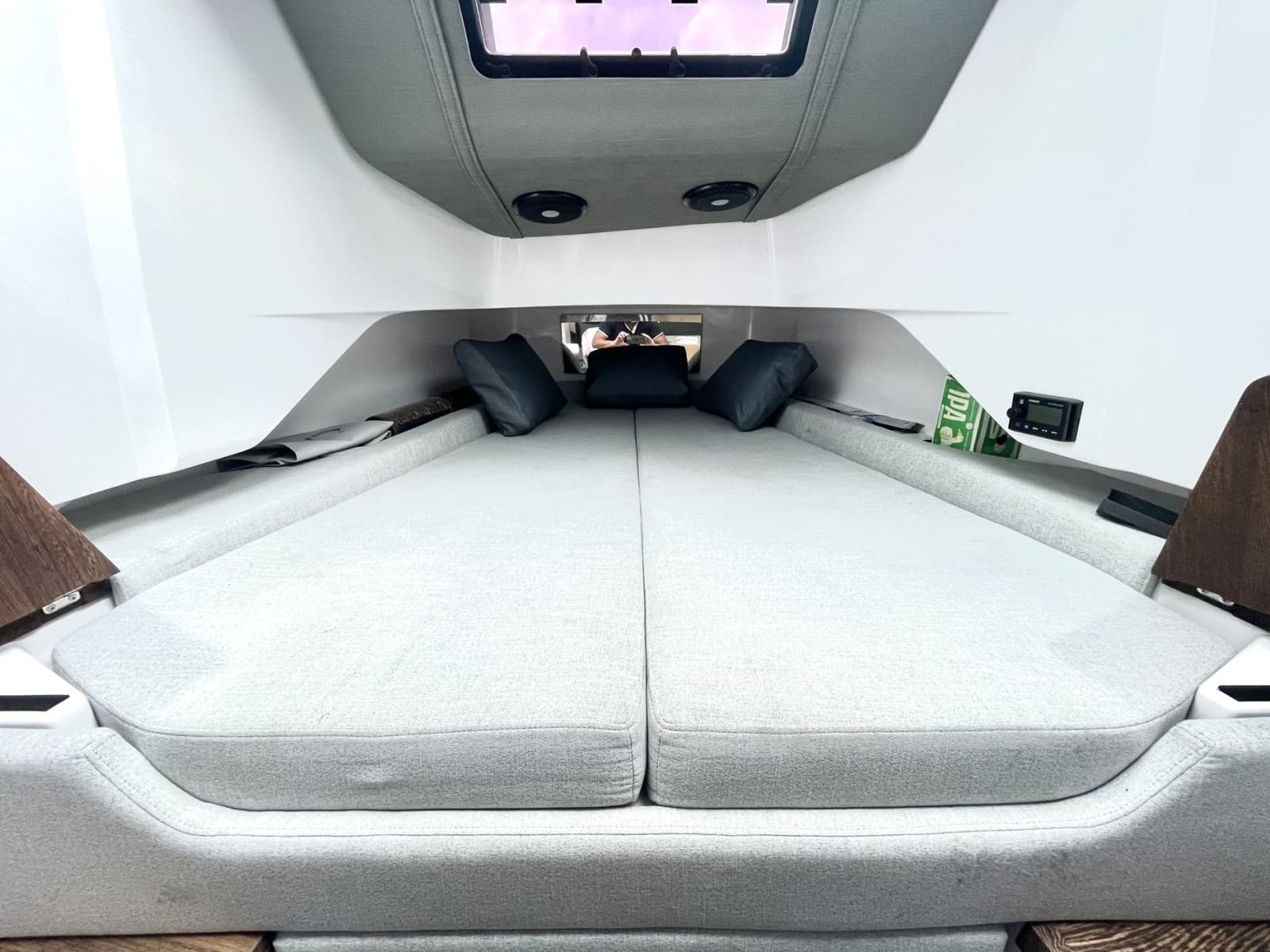 2021 Axopar 37 XC Cross Cabin