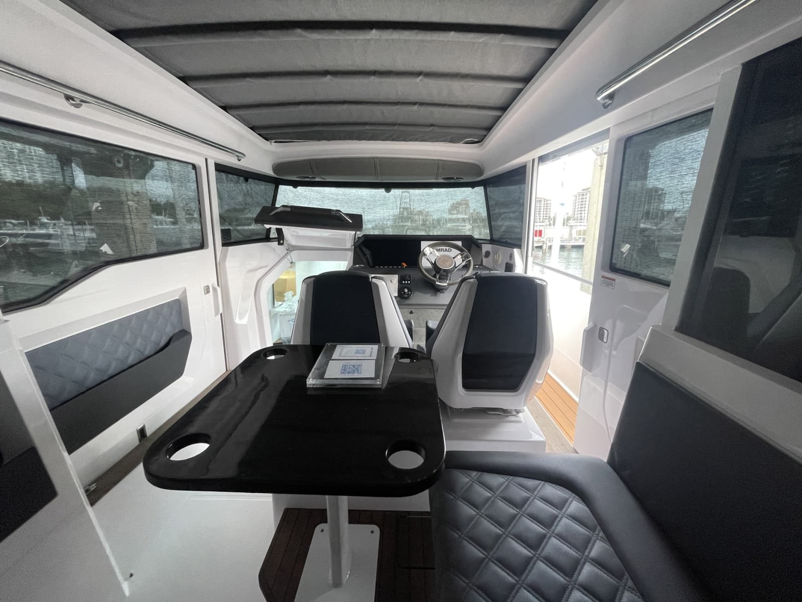 2021 Axopar 37 XC Cross Cabin