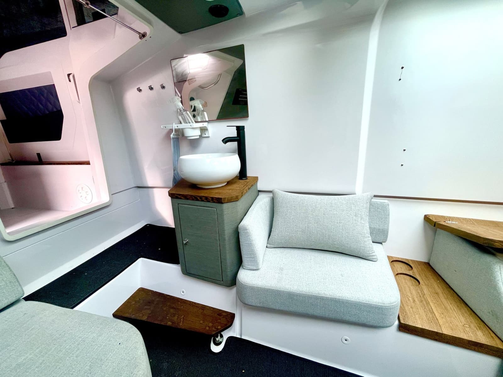 2021 Axopar 37 XC Cross Cabin