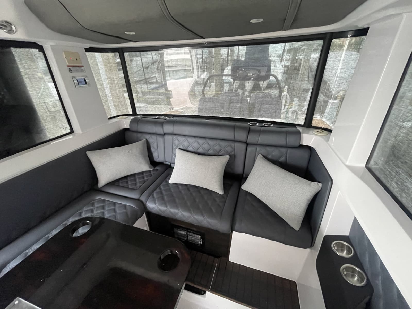 2021 Axopar 37 XC Cross Cabin