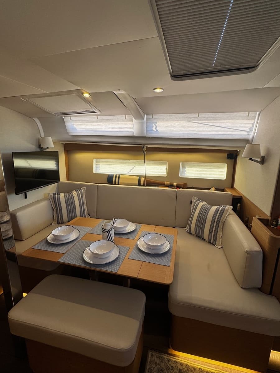 2022 Jeanneau 440