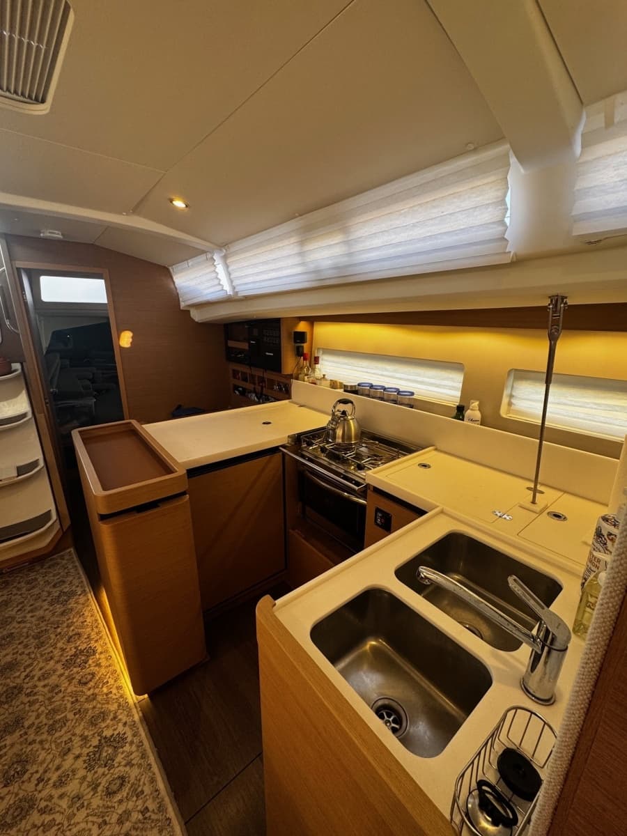 2022 Jeanneau 440