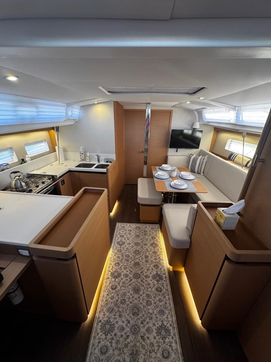2022 Jeanneau 440