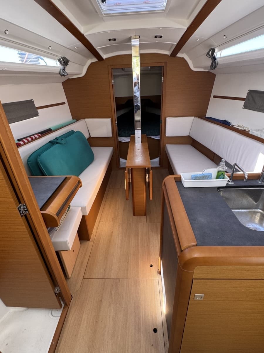 2021 Jeanneau 