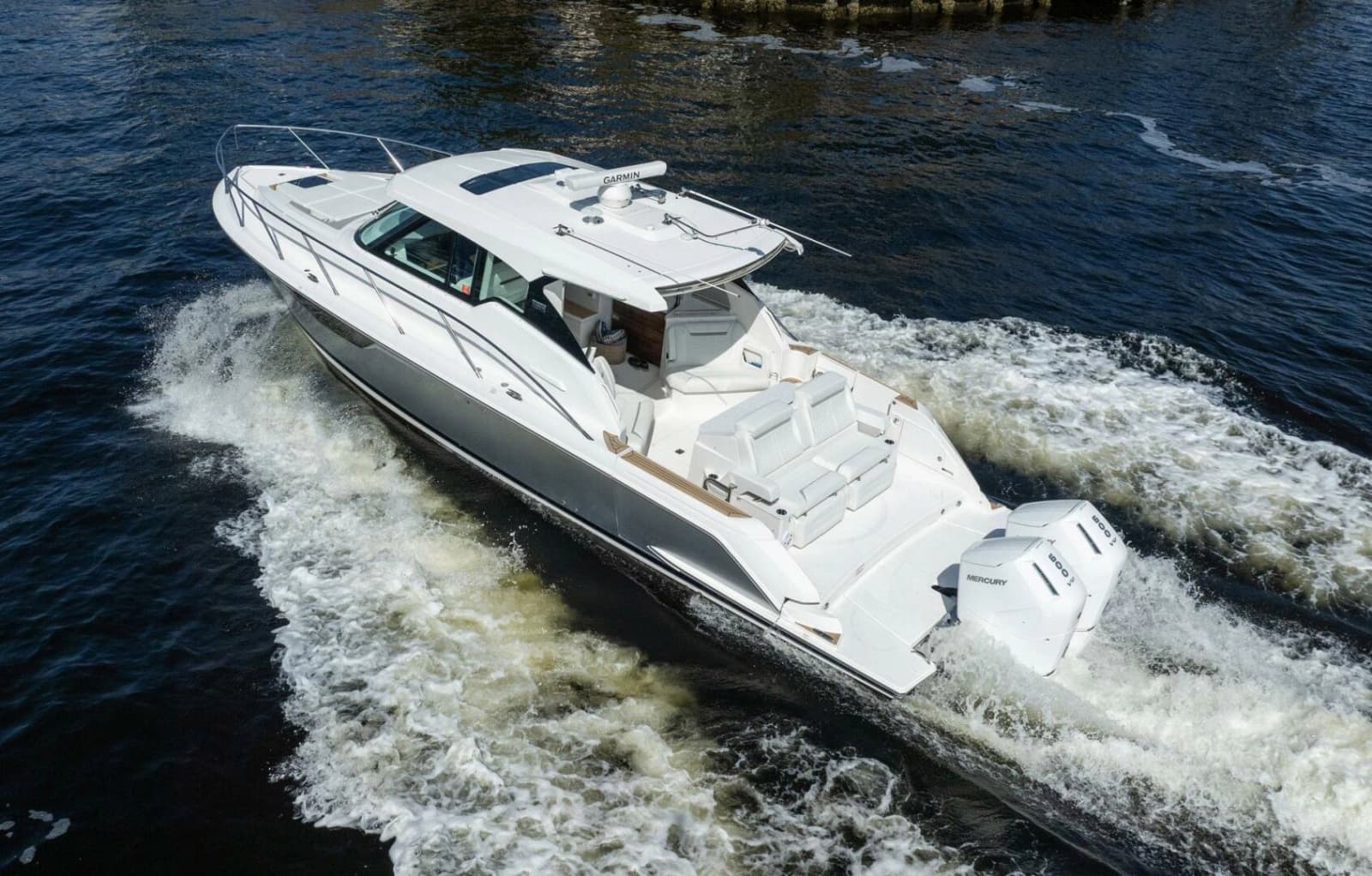 2022 Tiara Yachts 43 LE