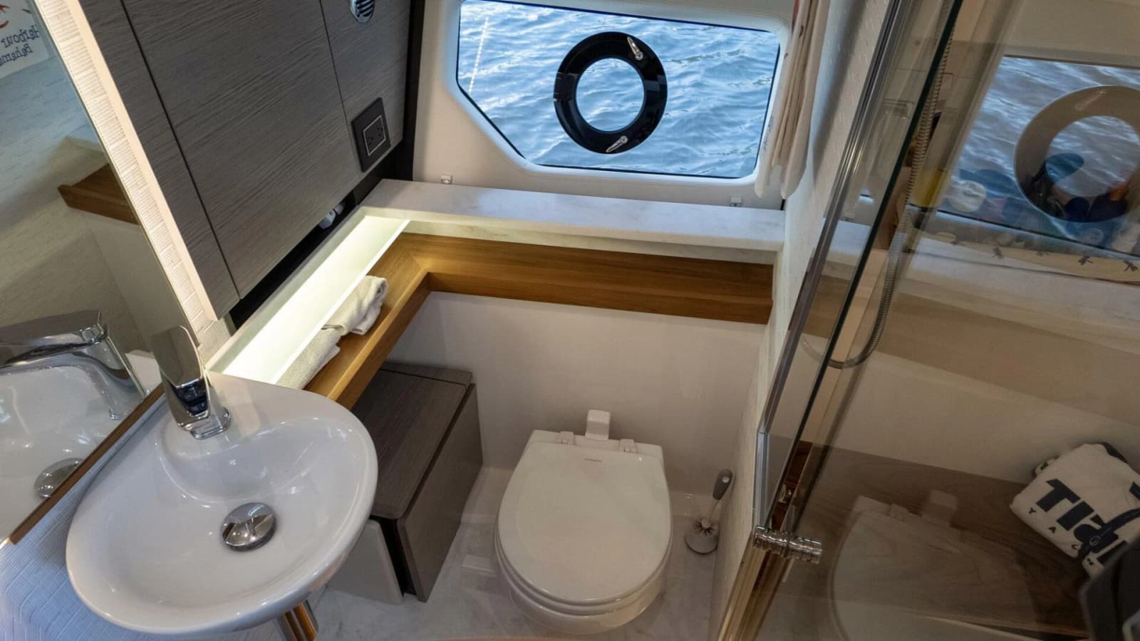 2022 Tiara Yachts 43 LE