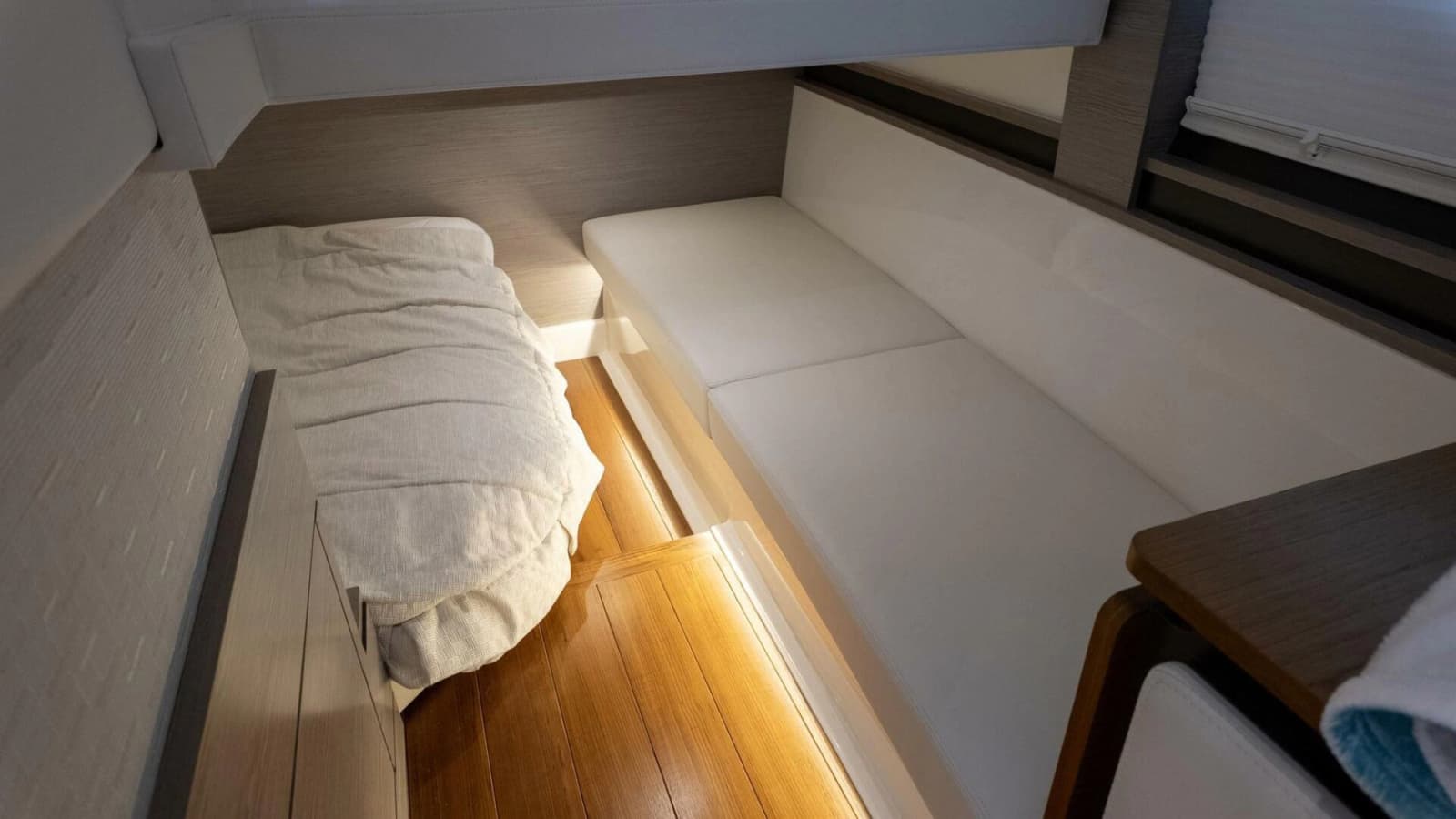 2022 Tiara Yachts 43 LE