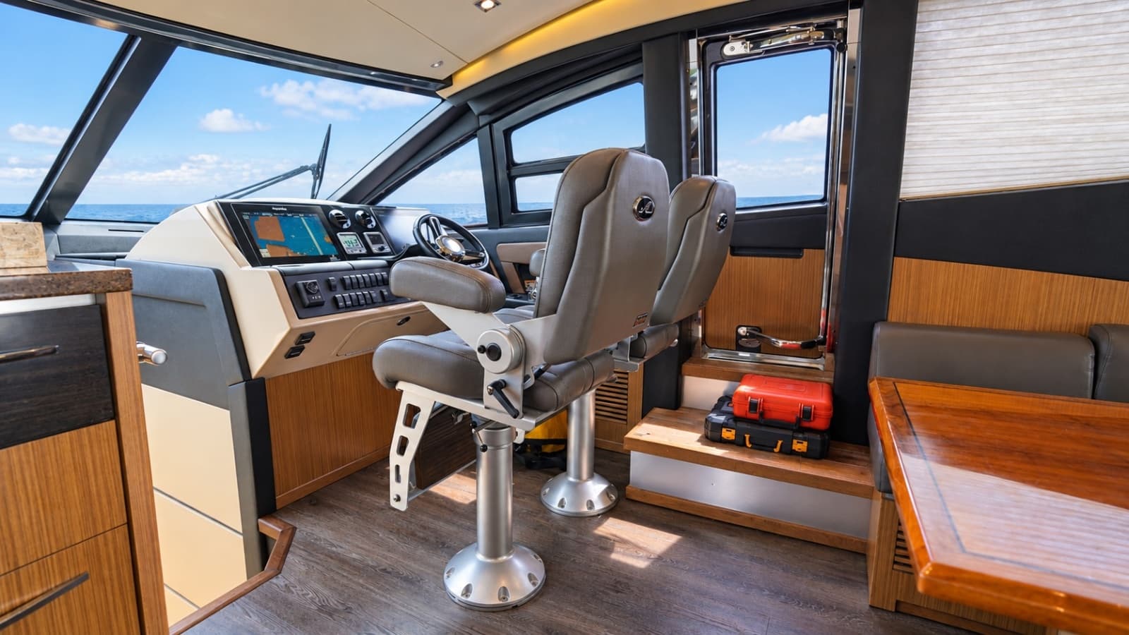 2016 Sea Ray L650 Fly
