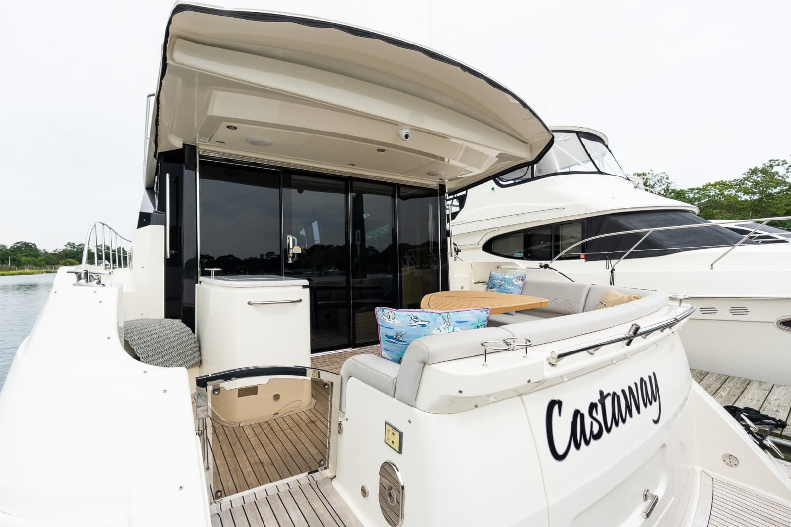 2018 Sea Ray L550