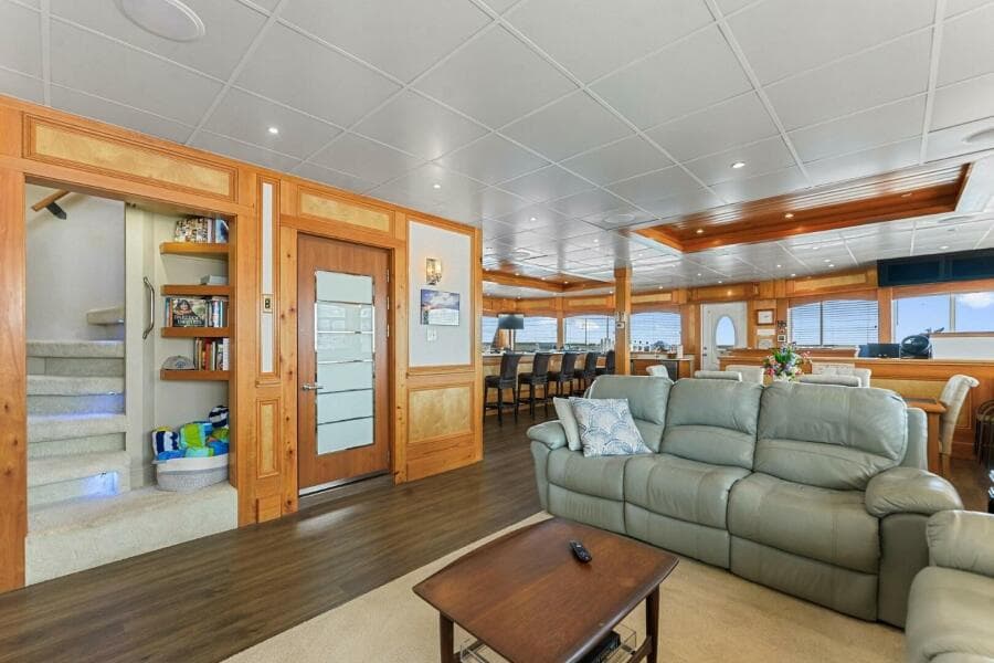 2018 Avenger Luxury Catamaran Coastal Cruiser