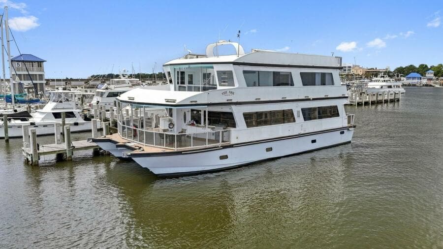 2018 Avenger Luxury Catamaran Coastal Cruiser