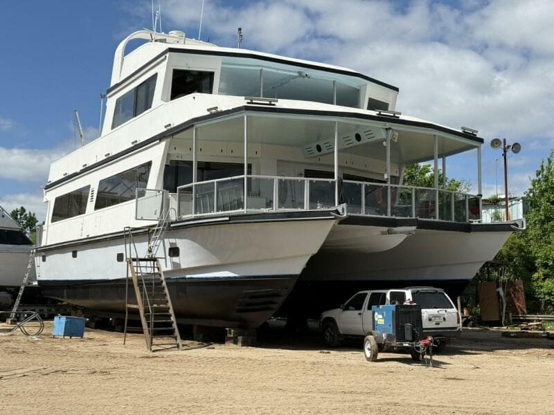 2018 Avenger Luxury Catamaran Coastal Cruiser