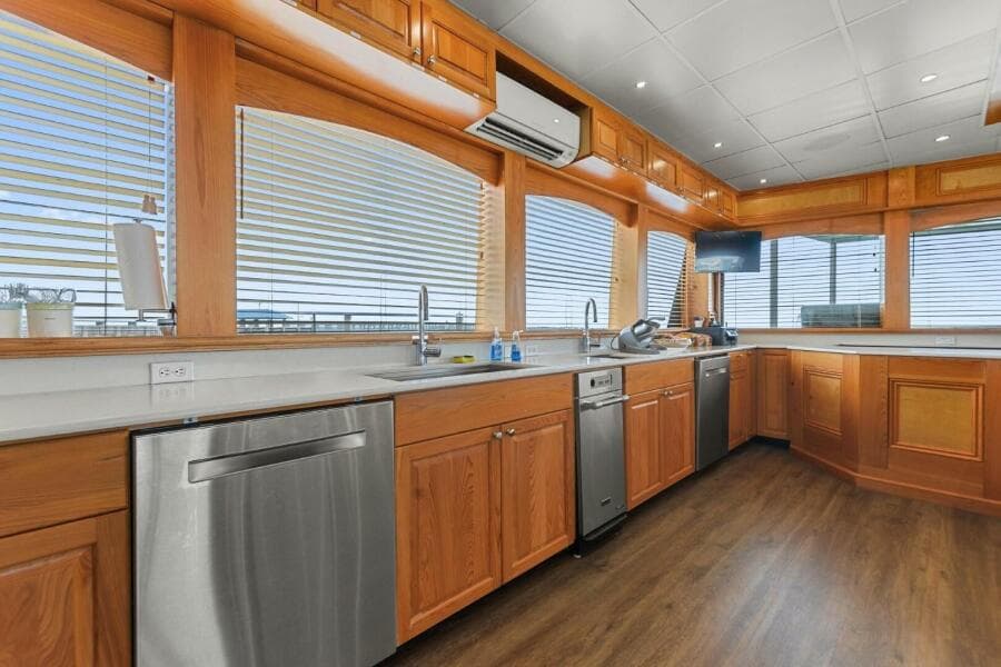 2018 Avenger Luxury Catamaran Coastal Cruiser