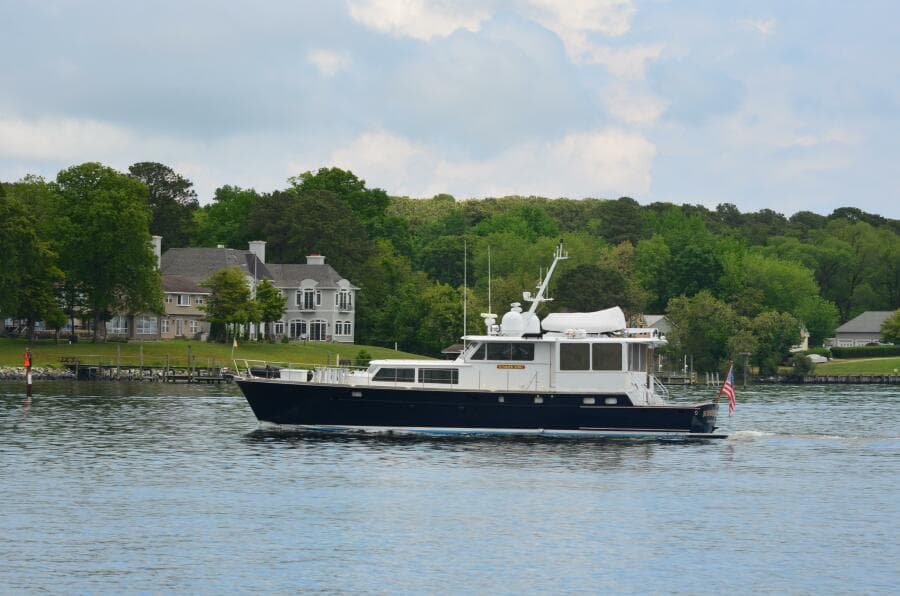 1969 Derecktor Hunt Motor Yacht
