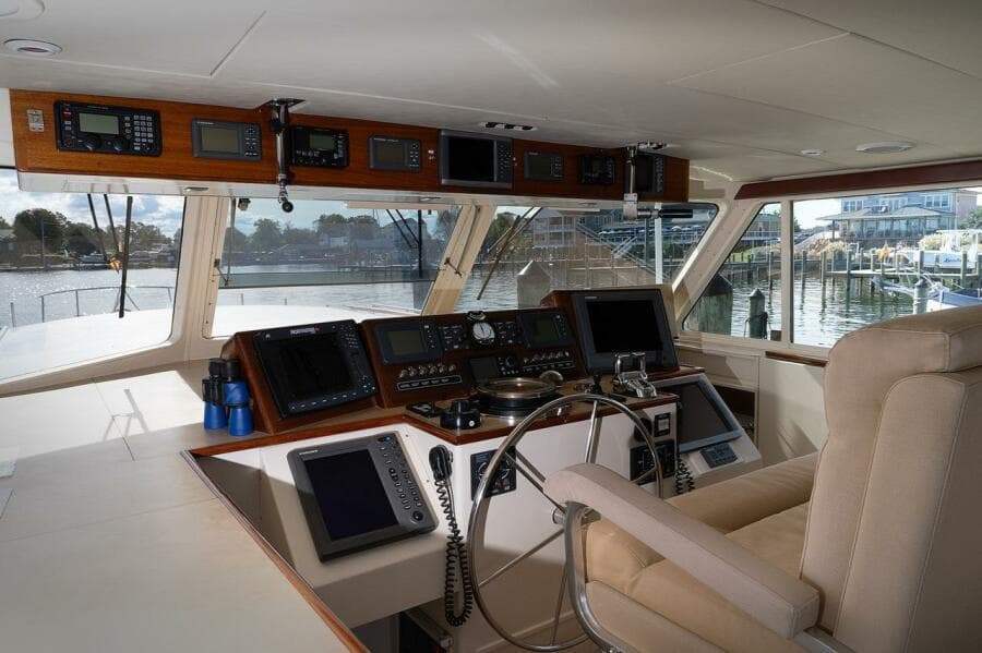 1969 Derecktor Hunt Motor Yacht