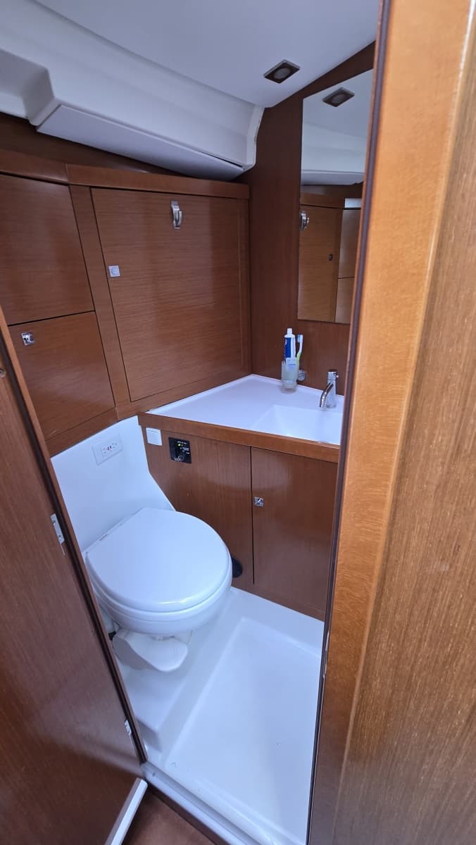 2012 Beneteau Oceanis 45