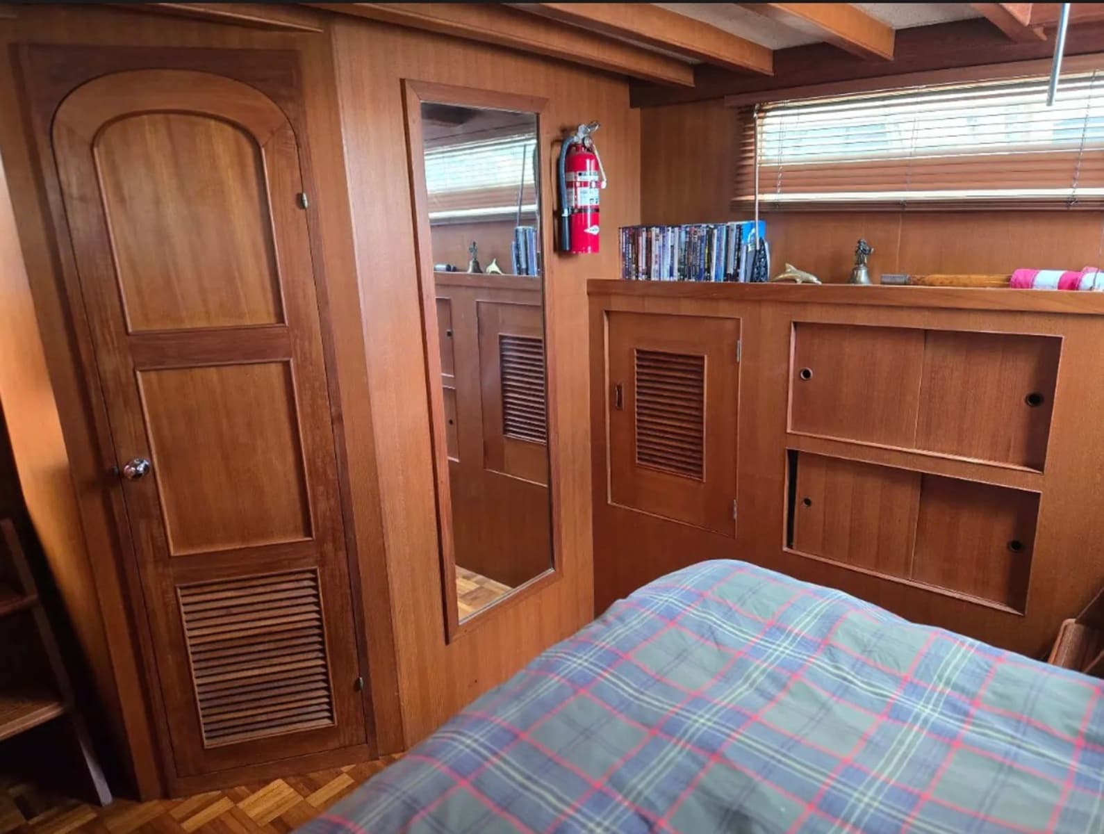 1979 Ocean Alexander 40 Double Cabin