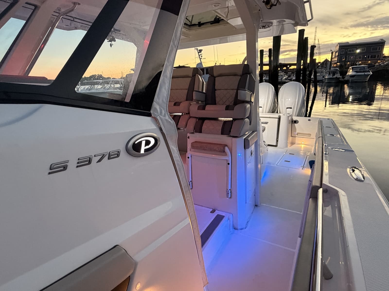 2022 Pursuit S378