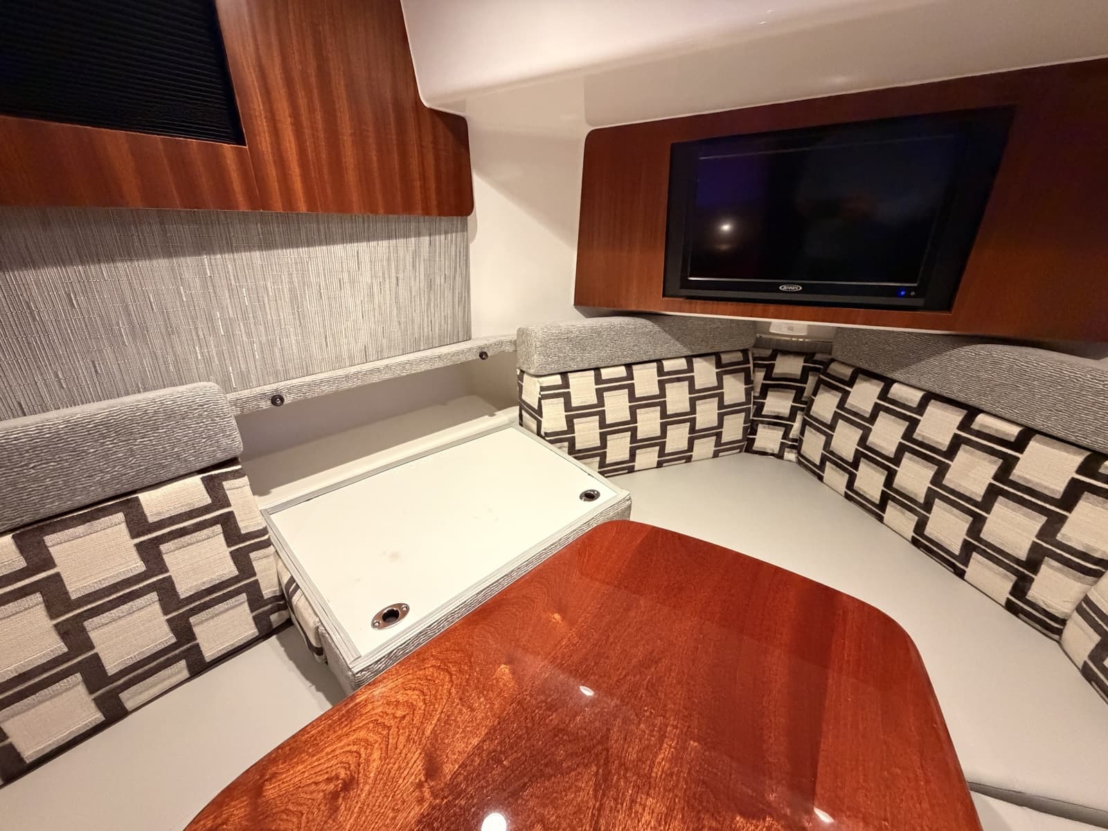 2022 Pursuit S378