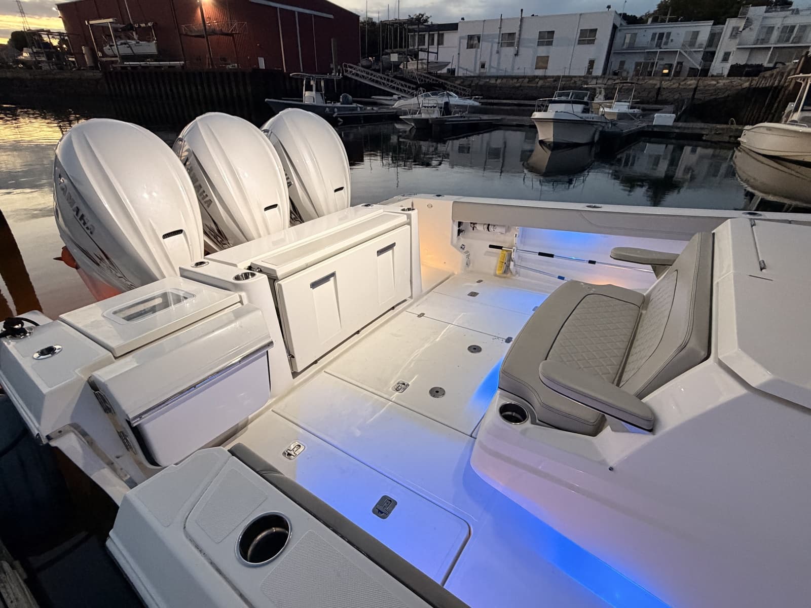 2022 Pursuit S378