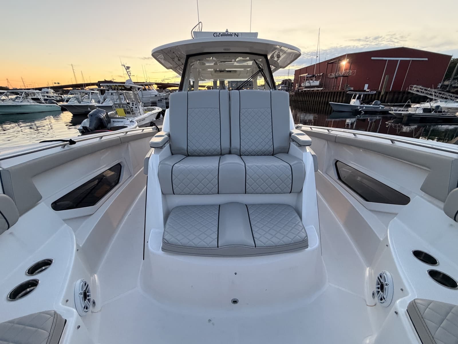 2022 Pursuit S378