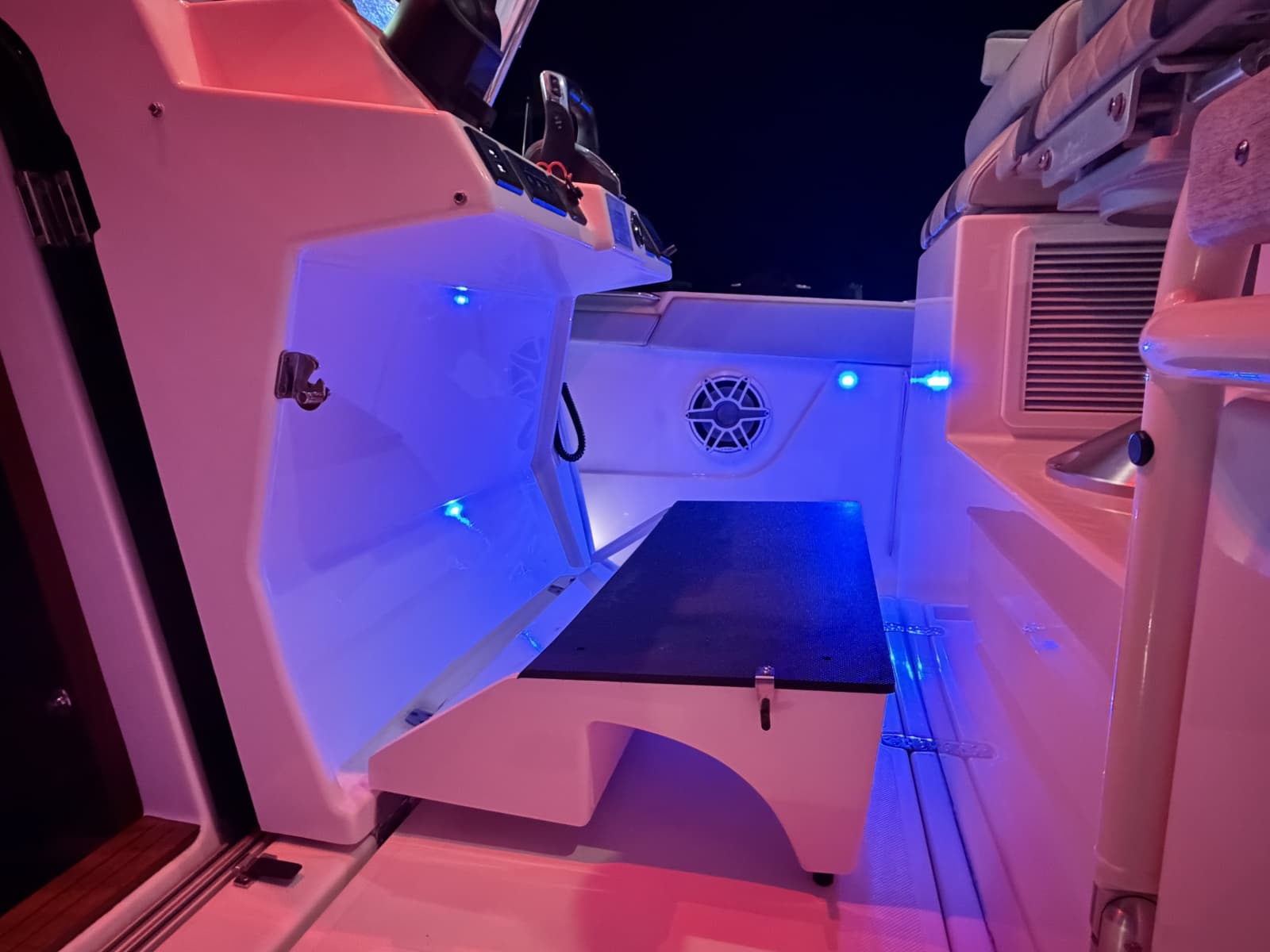 2022 Pursuit S378
