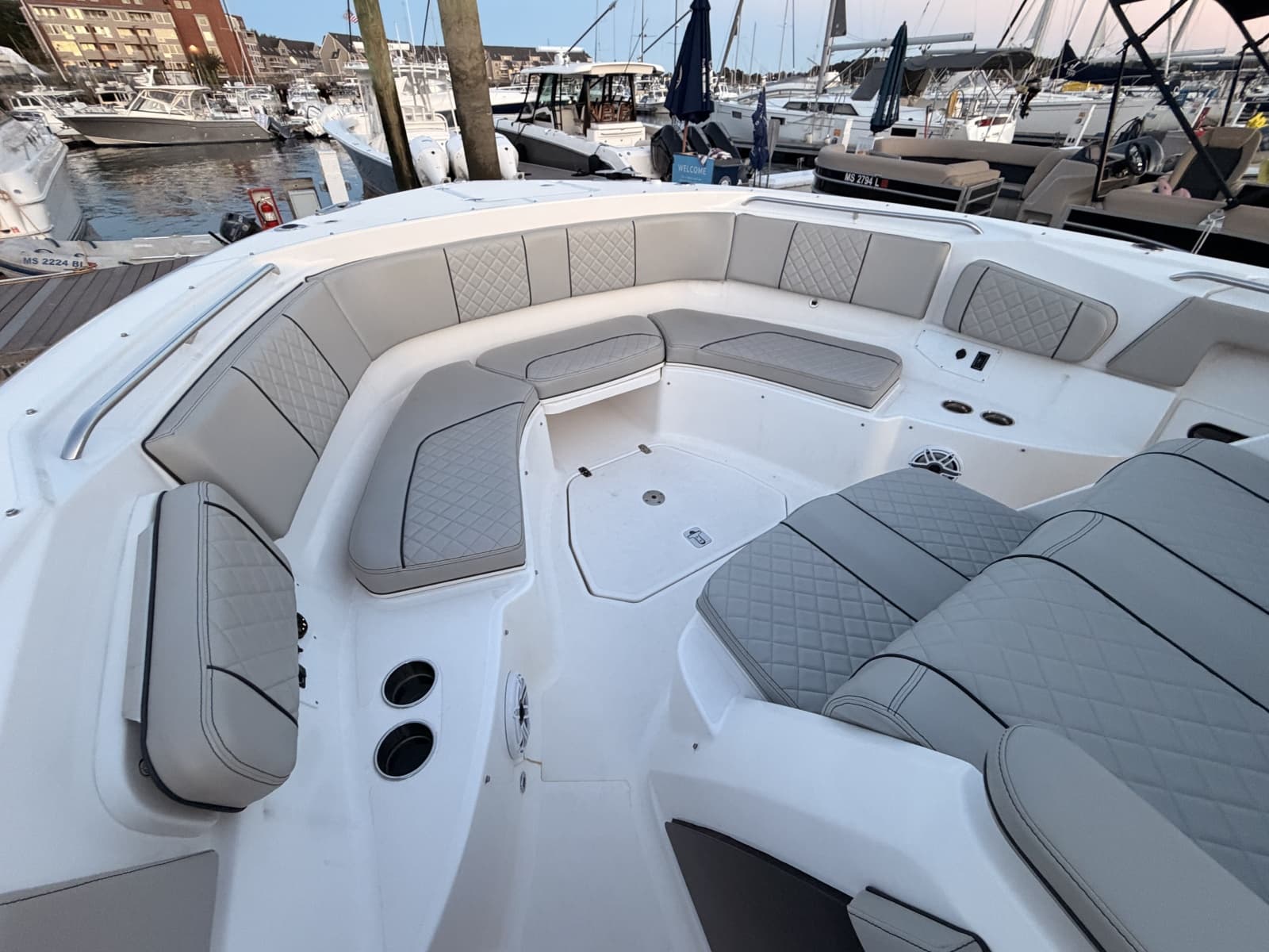 2022 Pursuit S378