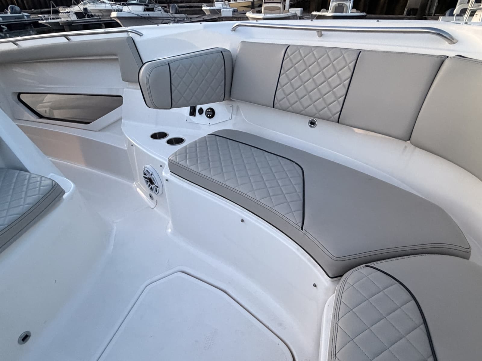 2022 Pursuit S378