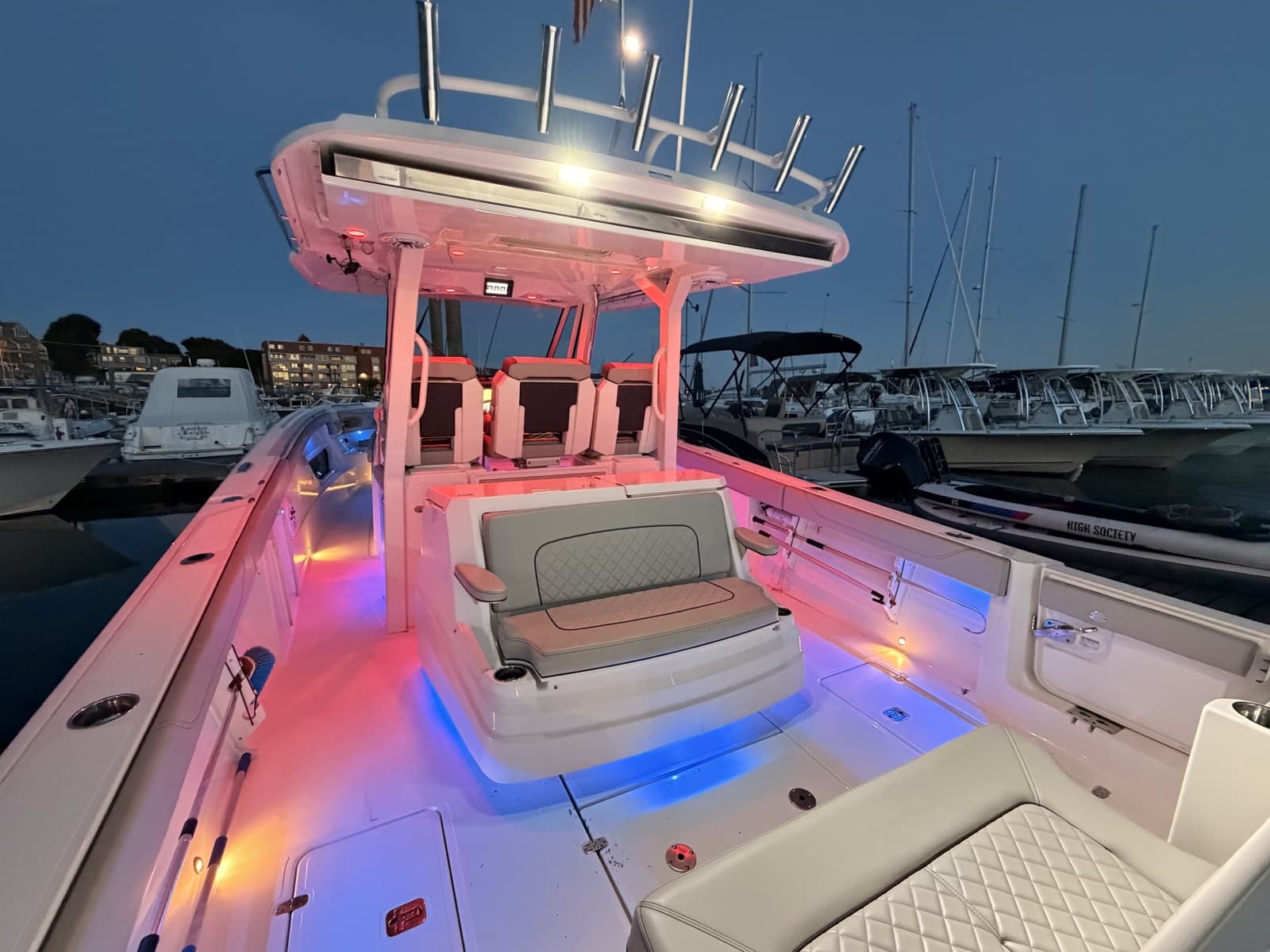 2022 Pursuit S378