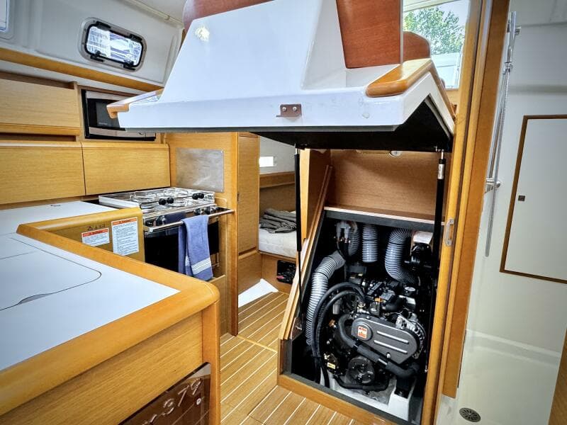 2015 Jeanneau 379