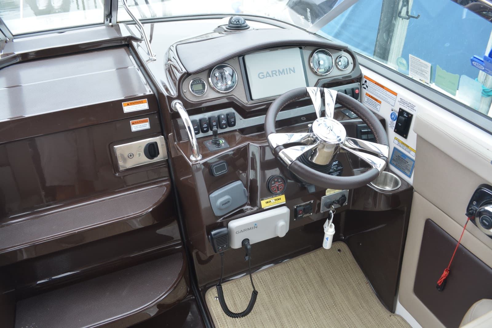 2014 Regal 28 Express