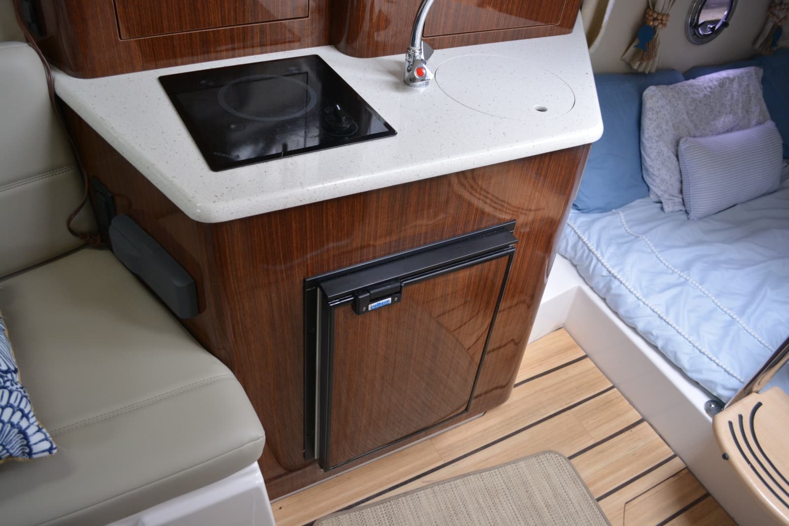 2014 Regal 28 Express