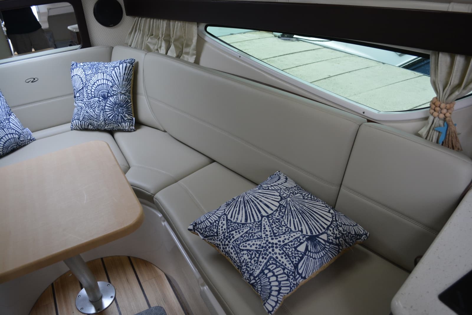 2014 Regal 28 Express