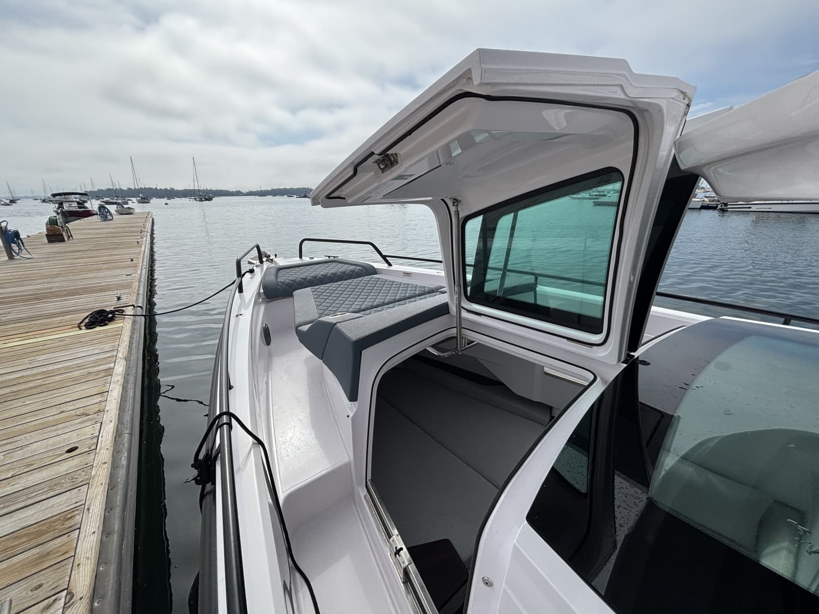2024 Axopar 37XC Cross Cabin