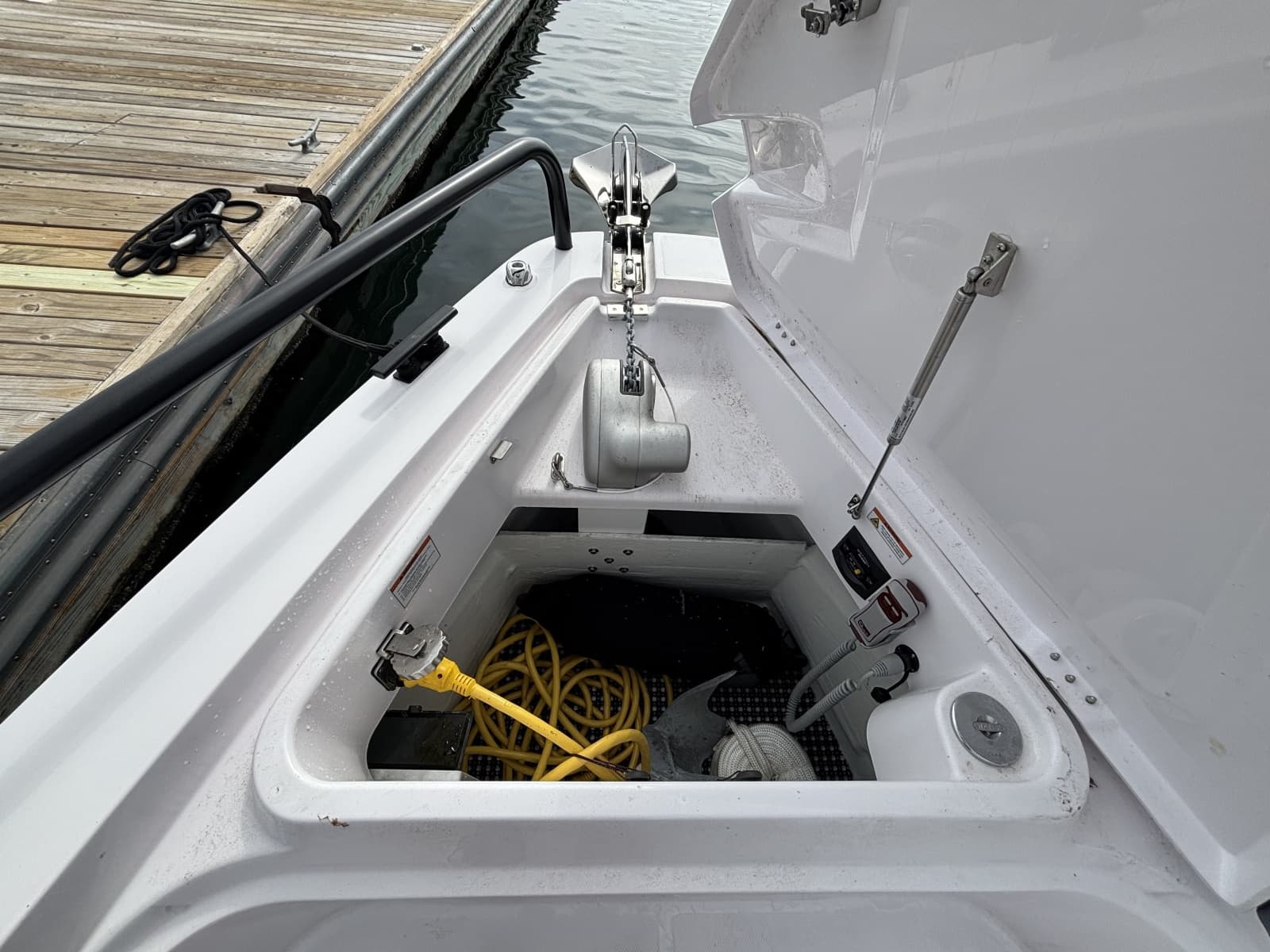 2024 Axopar 37XC Cross Cabin