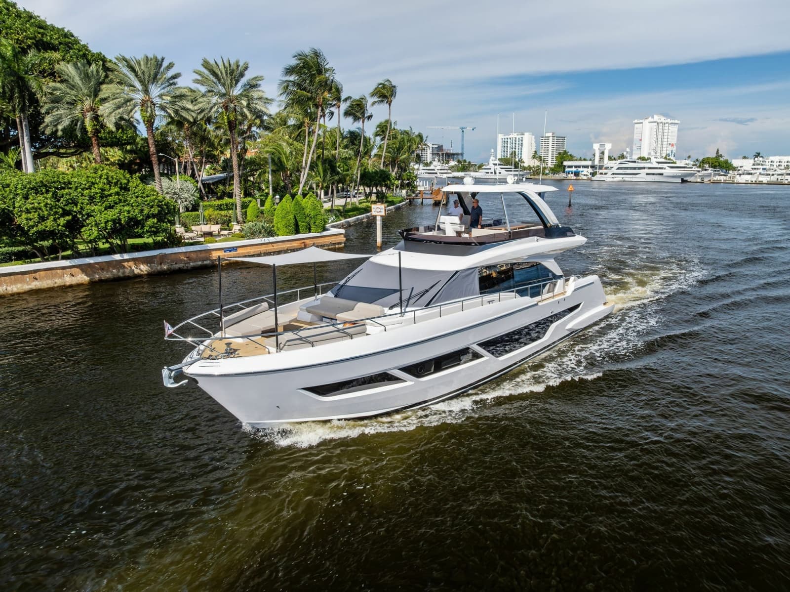 2026 Ferretti Yachts 670