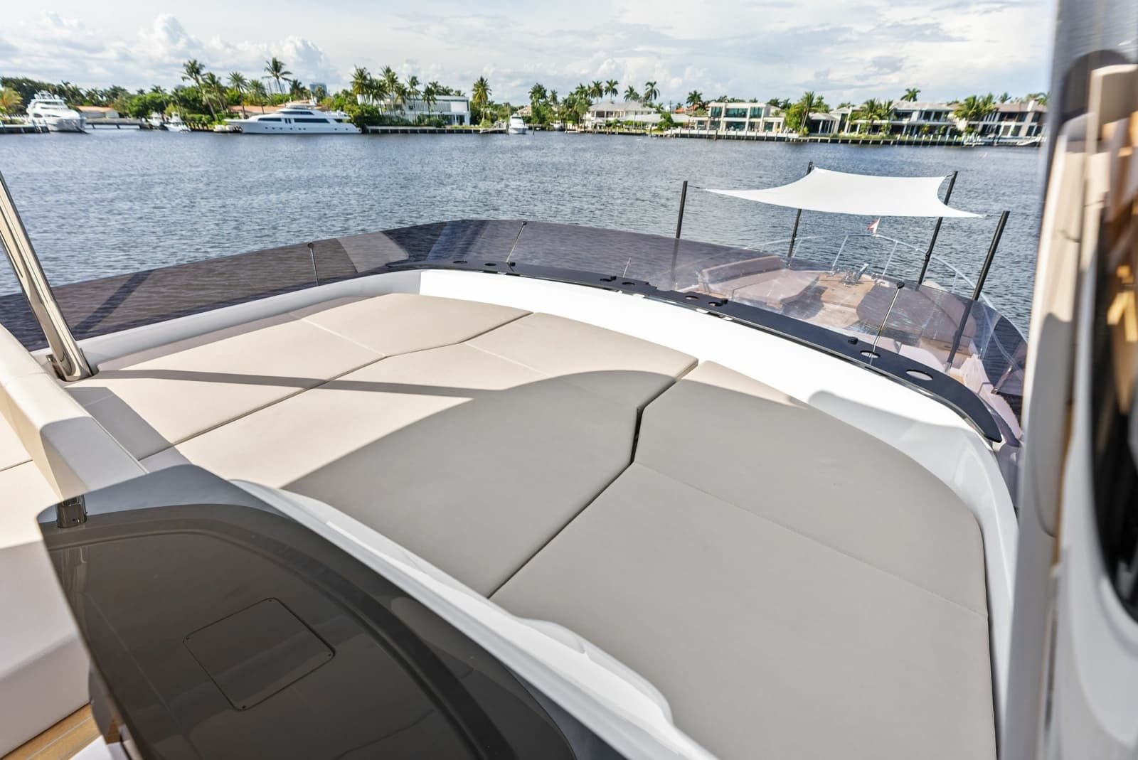 2026 Ferretti Yachts 670