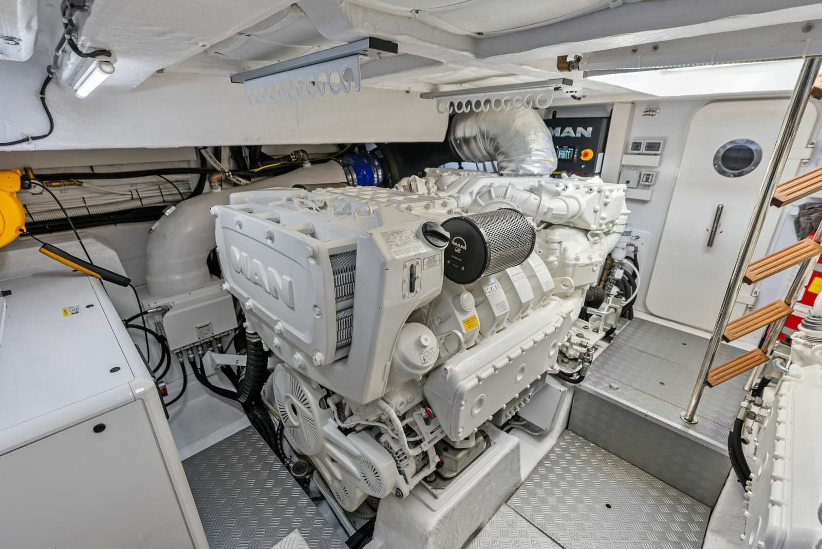 2026 Ferretti Yachts 670