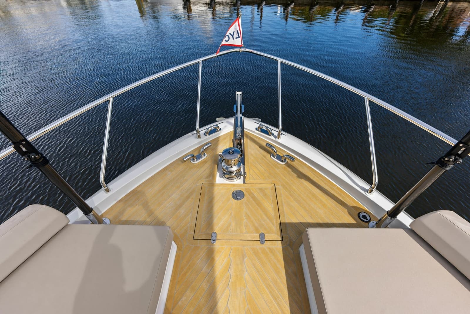 2026 Ferretti Yachts 670