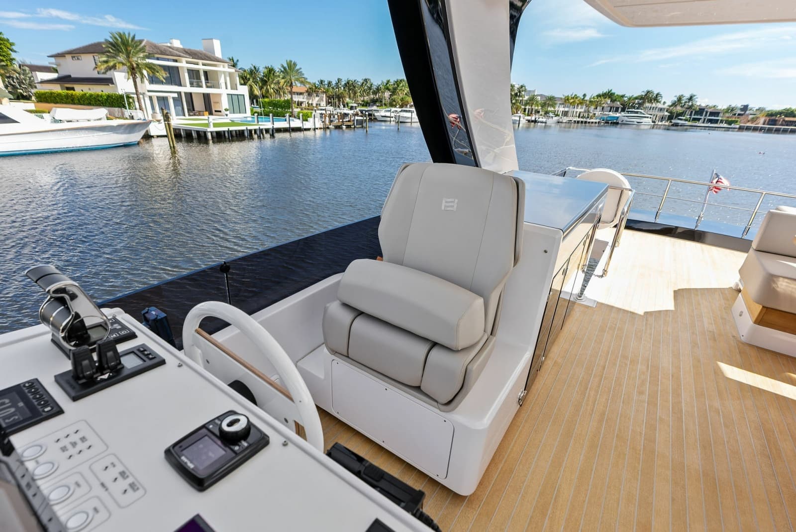 2026 Ferretti Yachts 670